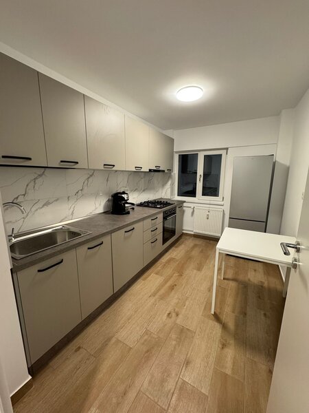 Mariott, 13 Septembrie, Panduri