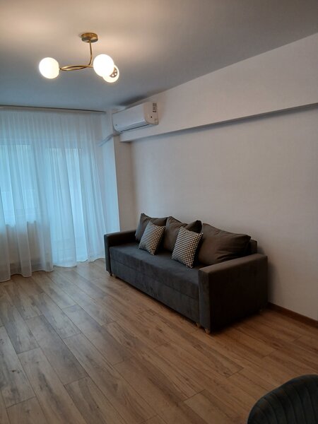 Mariott, 13 Septembrie, Panduri