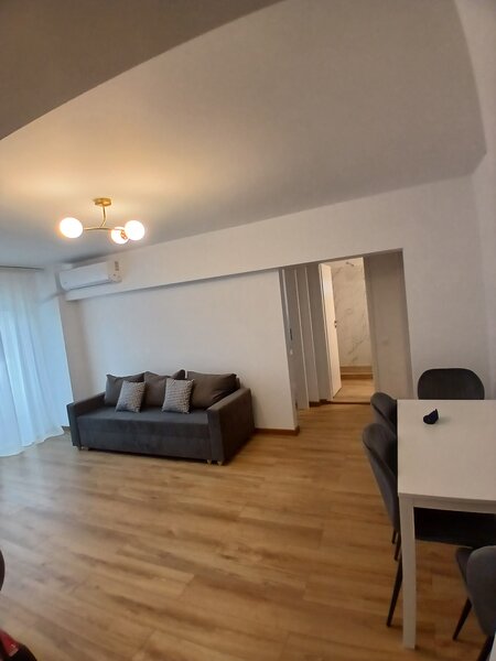 Mariott, 13 Septembrie, Panduri