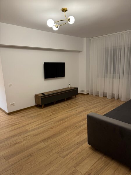 Mariott, 13 Septembrie, Panduri