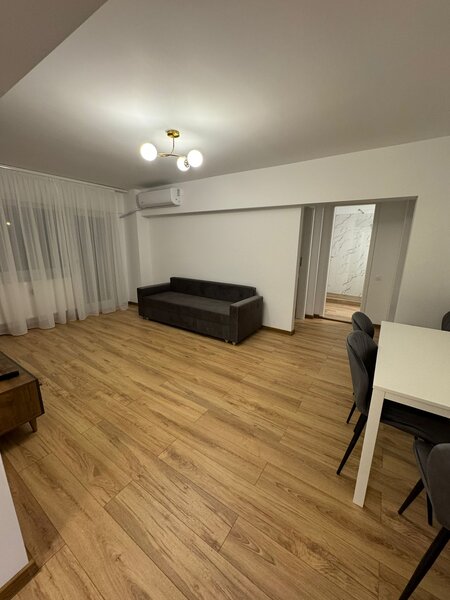 Mariott, 13 Septembrie, Panduri