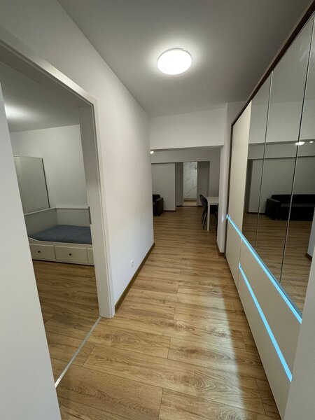 Mariott, 13 Septembrie, Panduri