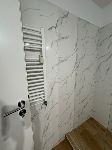 Mariott, 13 Septembrie, Panduri