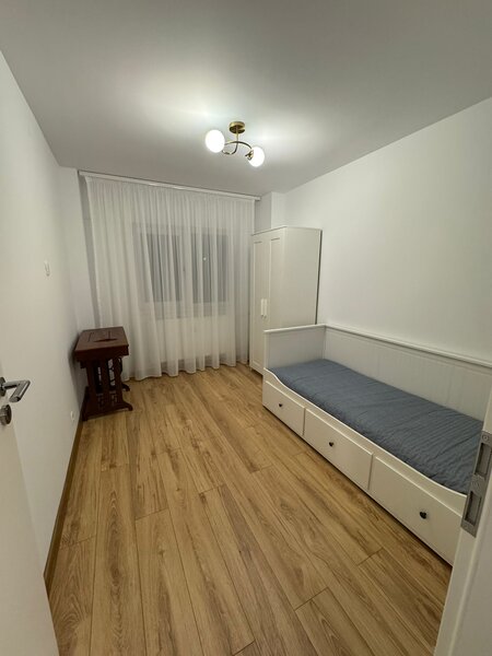 Mariott, 13 Septembrie, Panduri