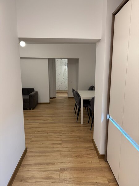 Mariott, 13 Septembrie, Panduri