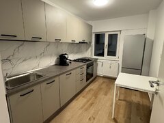 Mariott, 13 Septembrie, Panduri